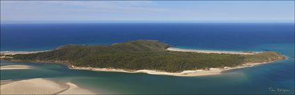 Water Park Point - Corio Bay - Yeppoon - QLD (PBH4 00 18603)